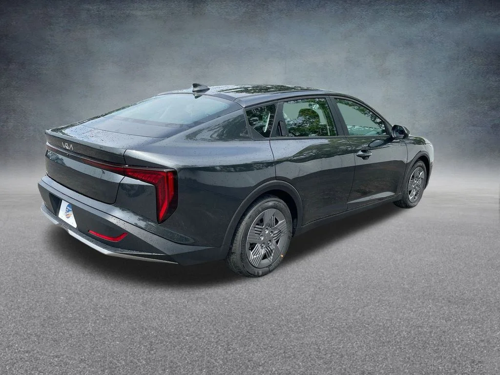 2025 Kia K4 LX - Photo 31