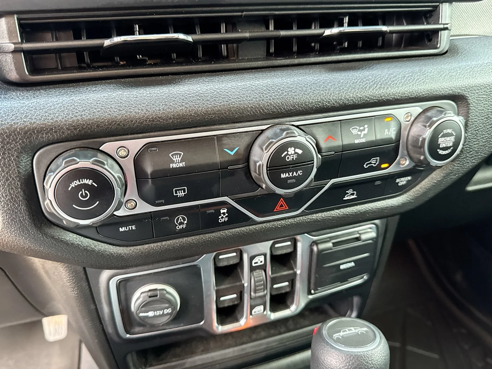 Used 2025 Black Clearcoat Jeep Nighthawk image 18