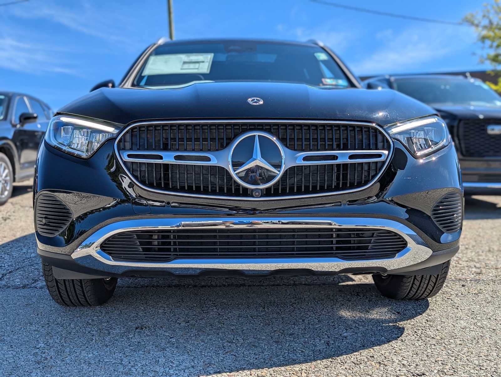New 2027 Black Mercedes-Benz GLC 300 image 2