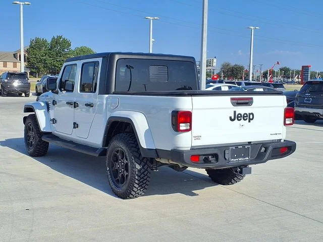 Used 2023 White Jeep Texas Trail image 4