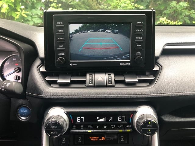 Used 2022 Blue Toyota XLE Premium image 31