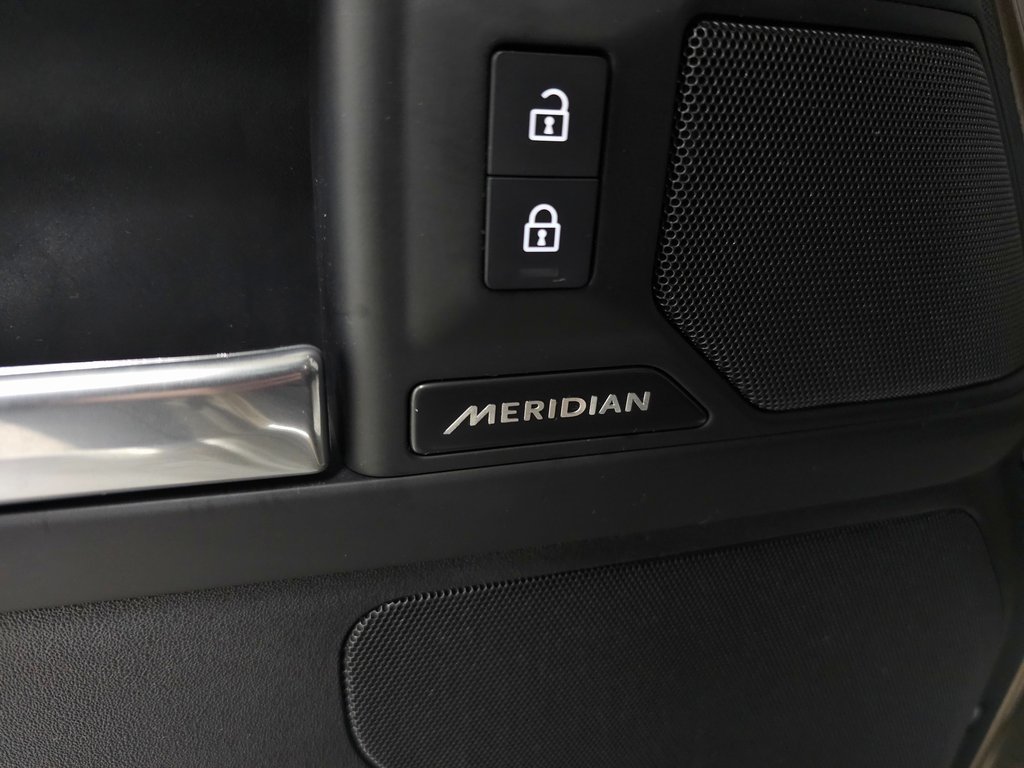 2025 LAND ROVER DEFENDER - Image 14