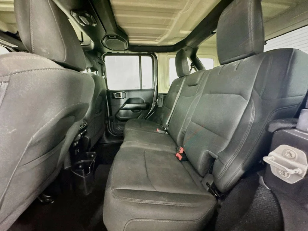 Used 2018 Granite Crystal Metallic Clearcoat Jeep Unlimited Sahara image 29