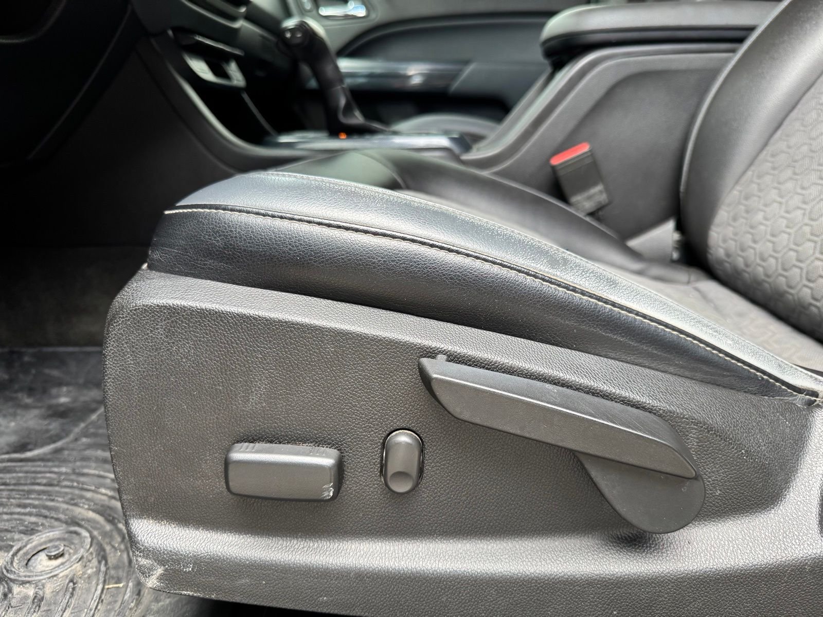 Used 2016 Brownstone Metallic Chevrolet Z71 image 7