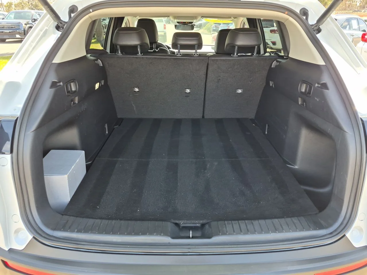 Used 2023 Wind Chill Pearl Mazda 2.5 S Preferred Plus Package image 27
