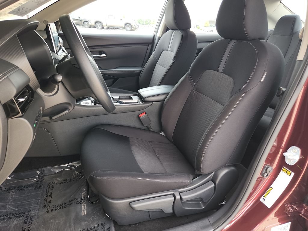 Used 2025 Red Nissan SV image 13
