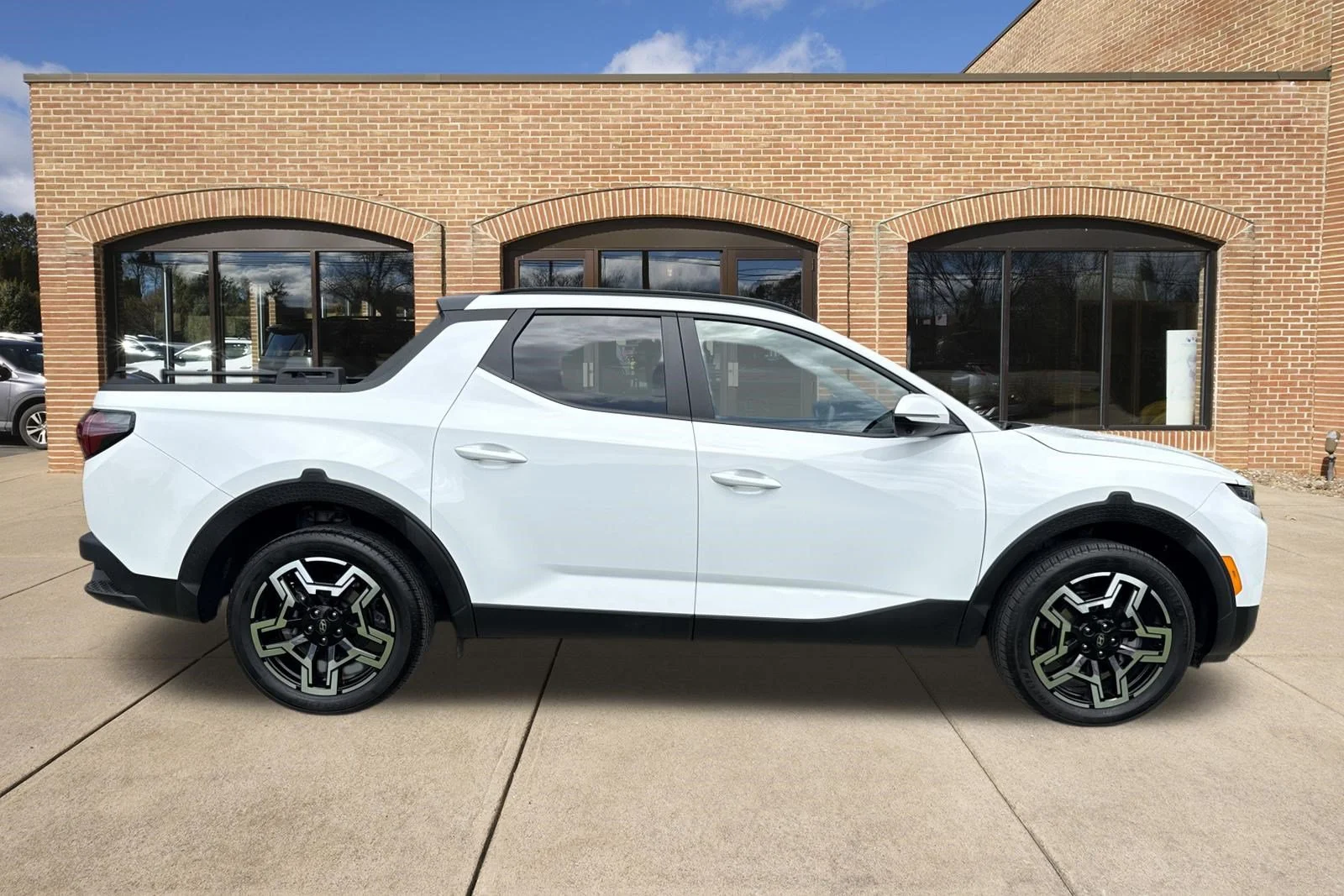 Used 2025 Atlas White Hyundai Limited image 2