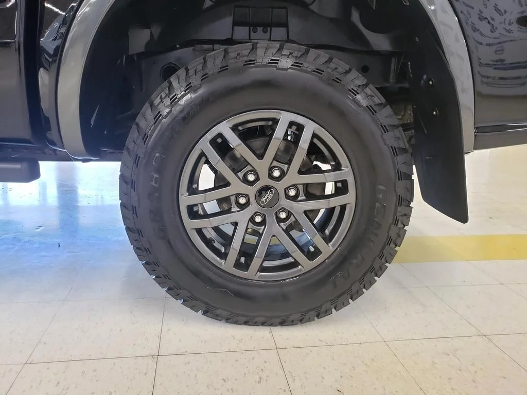Used 2023 Black Ford XLT image 26