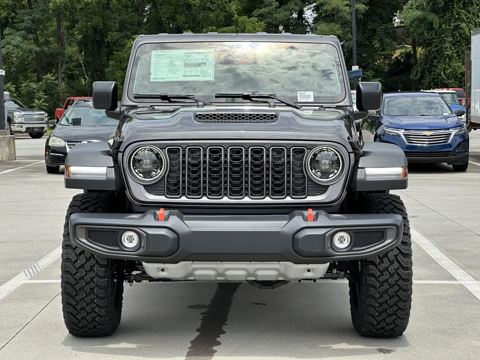 New 2026 Granite Crystal Metallic Clearcoat Jeep Mojave image 2