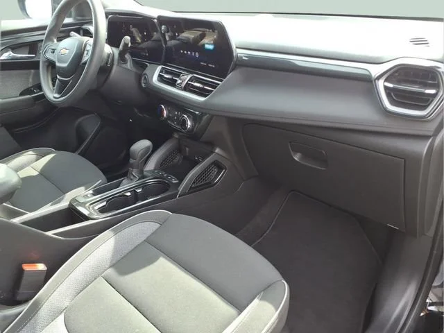 Used 2025 Mosaic Black Metallic Chevrolet LT image 22