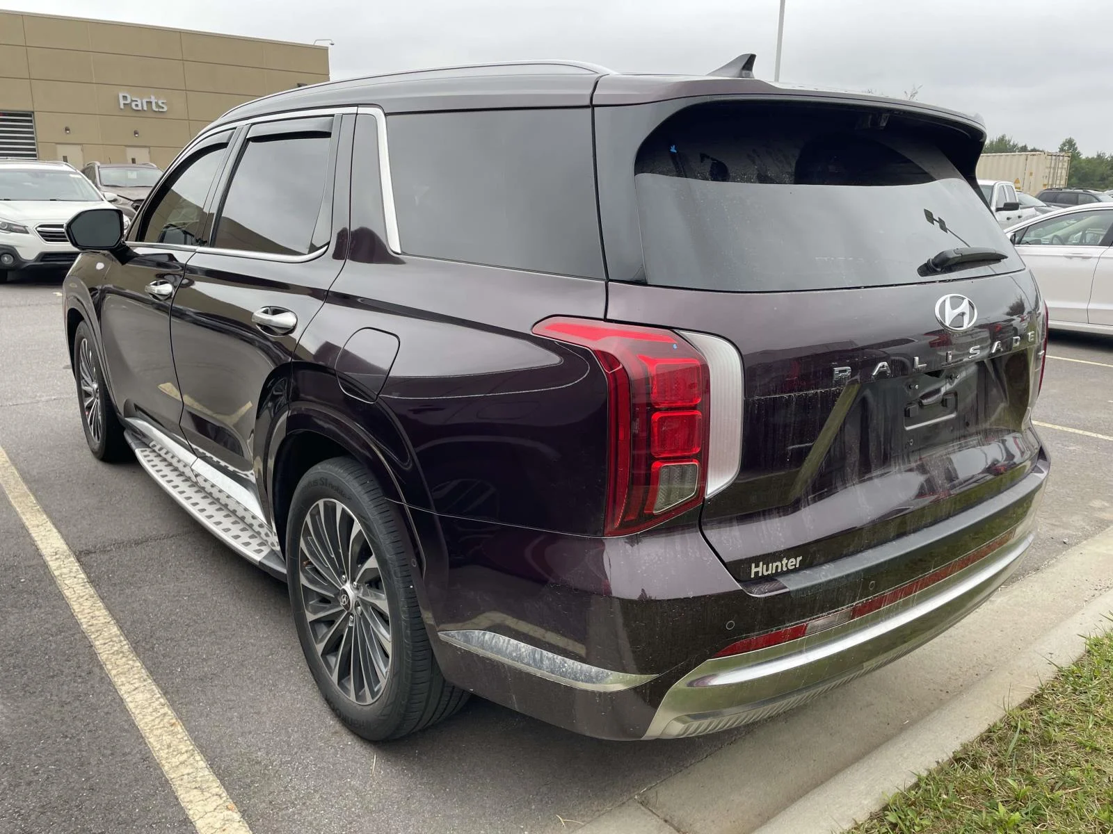 Used 2024 Sierra Burgundy Hyundai Calligraphy image 3