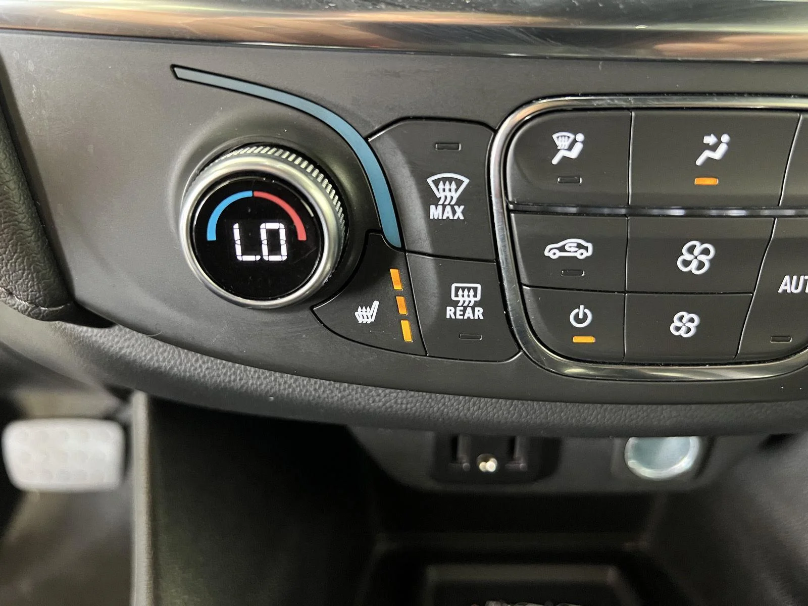 Used 2023 Mosaic Black Metallic Chevrolet LT Cloth image 16