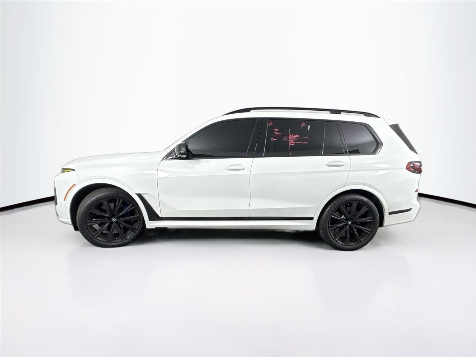 Used 2025 Alpine White BMW M60i image 9