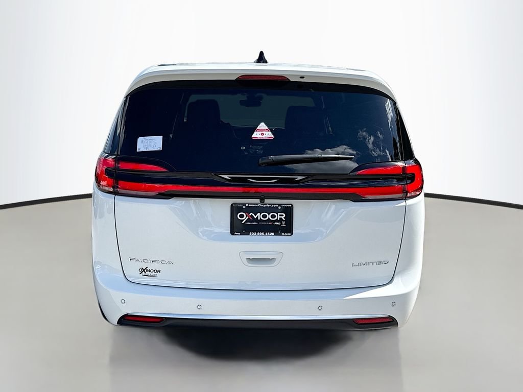 New 2027 Bright White Clear-Coat Exterior Paint Chrysler Limited image 5