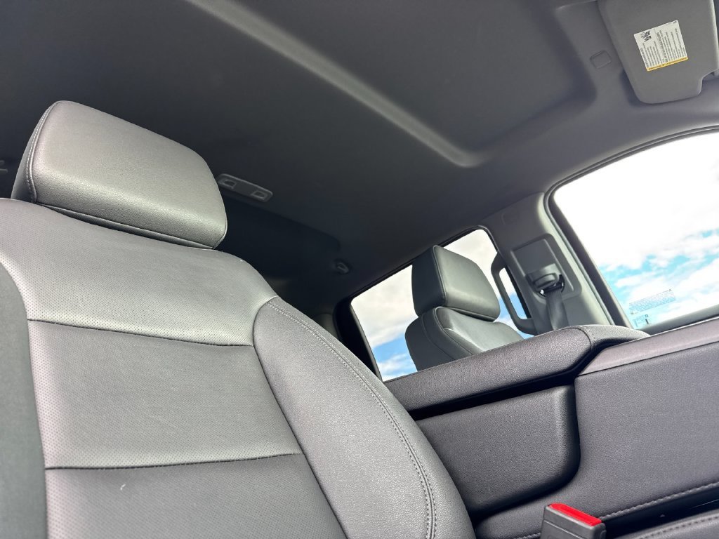 Used 2025 Summit White GMC SLT image 17