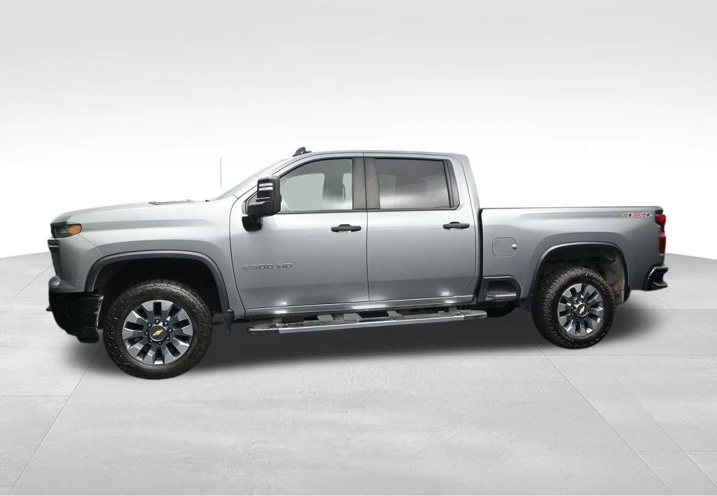 Used 2024 Gray Chevrolet Custom image 8