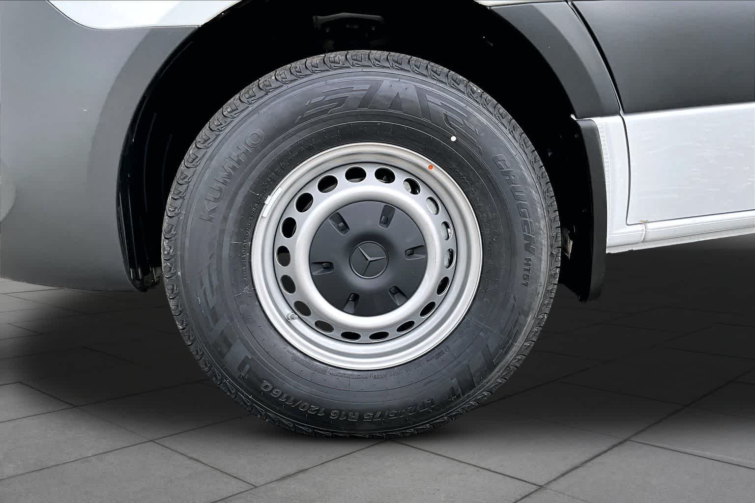 New 2026 Arctic White Mercedes-Benz Worker image 18