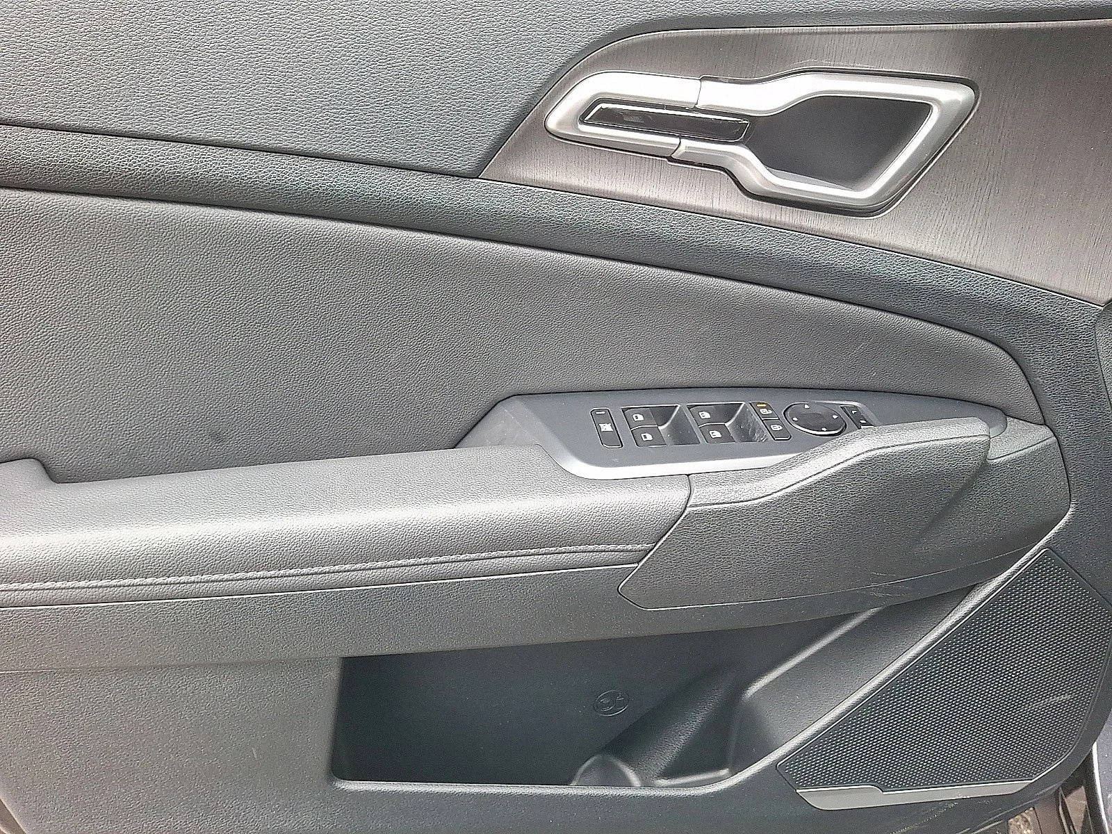 New 2026 Wolf Gray Kia X-Line image 8