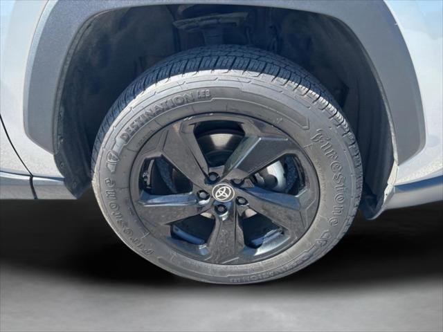 Certified Used 2024 SILVER SKY METALLIC Toyota  image 33