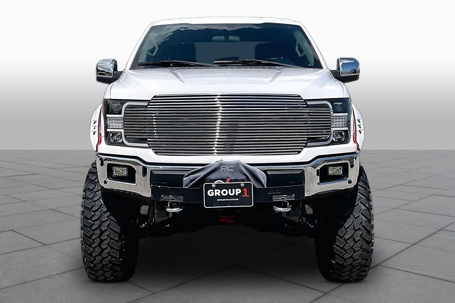 Used 2019 Oxford White Ford XLT image 4