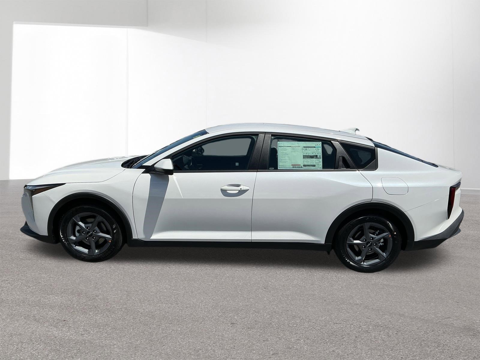 New 2026 Snow White Pearl Kia LXS image 6