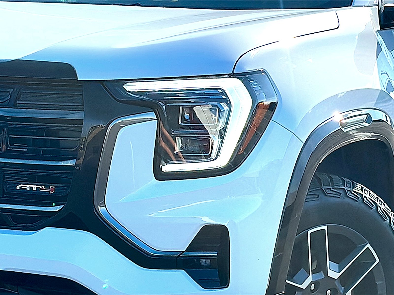 Used 2026 Summit White GMC AT4 image 4