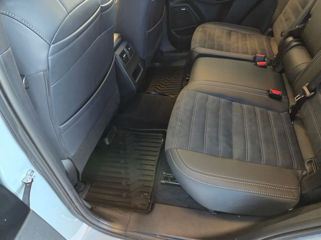 Used 2026 Moonstone Gray Metallic/Black Roof Mitsubishi LE image 22