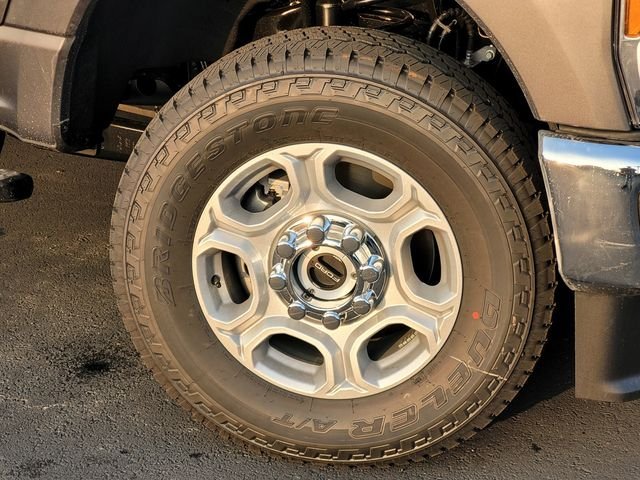 New 2026 Carbonized Gray Metallic Ford F-250® XLT image 34
