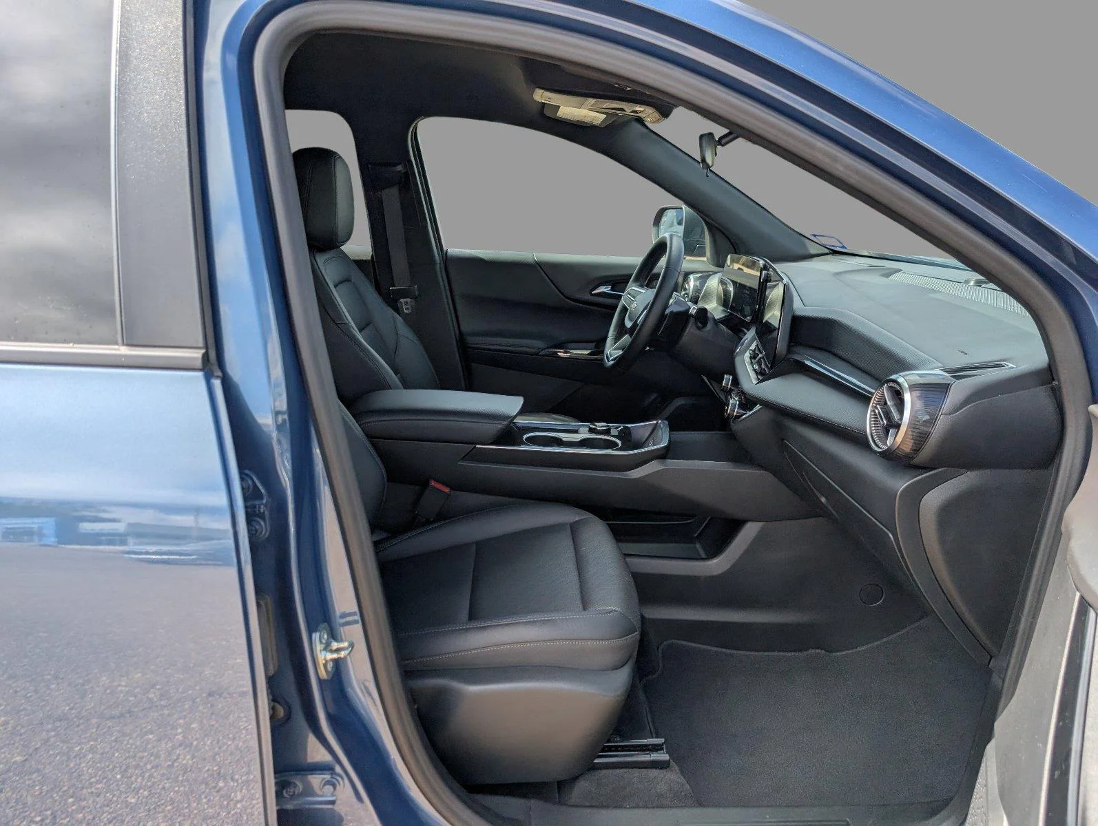 Used 2026 Lakeshore Blue Metallic Chevrolet LT image 18