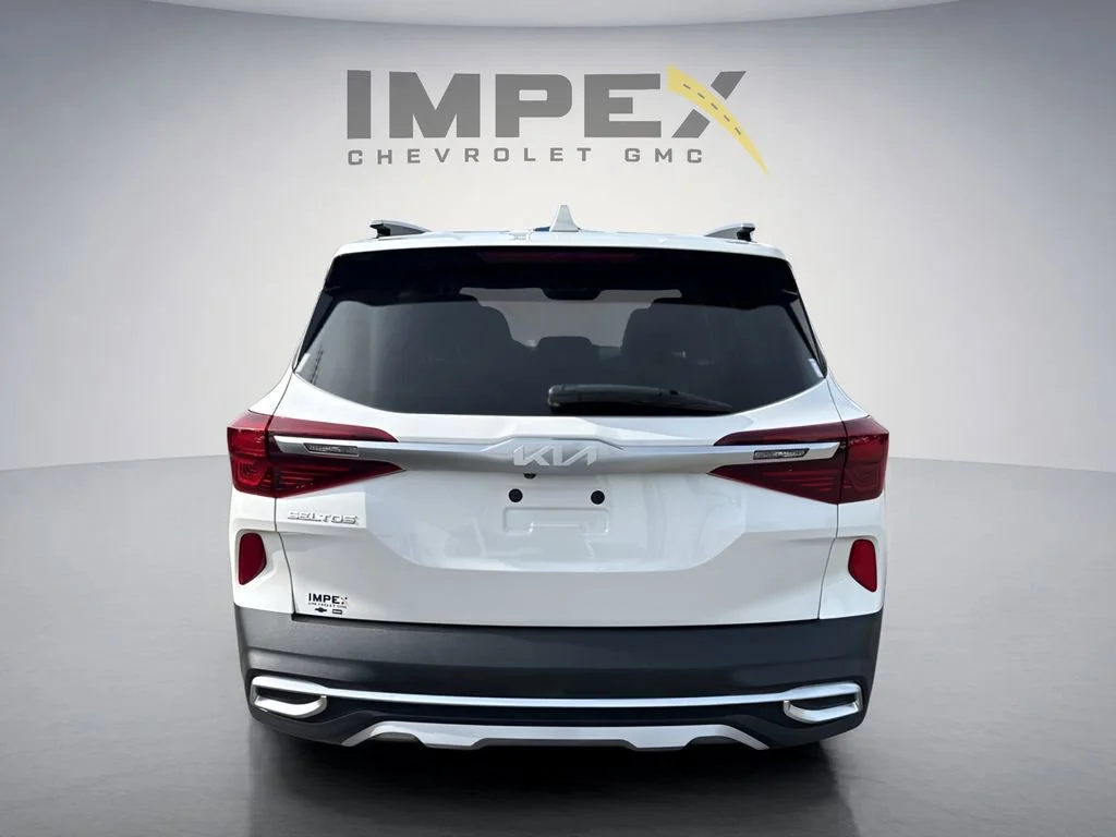 Used 2023  Kia EX image 4