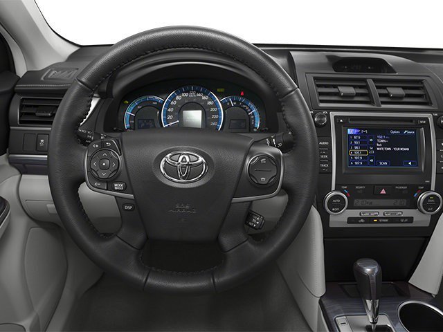 Used 2013 Beige Toyota XLE image 6