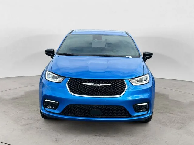 New 2026 Hydro Blue Pearl-Coat Exterior Paint Chrysler Select image 8