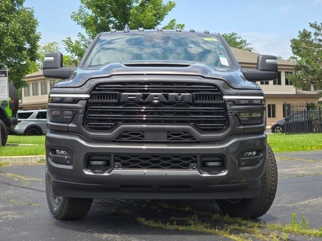 New 2026 Granite Crystal Metallic Clear-Coat Exterior Paint RAM Laramie image 3