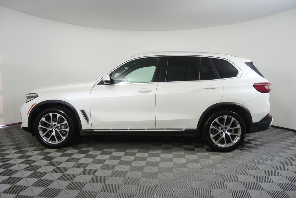Used 2023 Mineral White Metallic BMW sDrive40i image 6