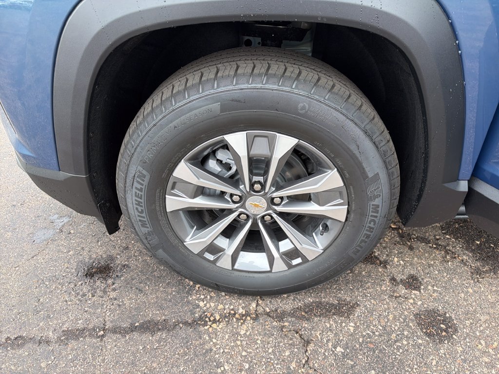 2027 Chevrolet Equinox LT - Photo 25