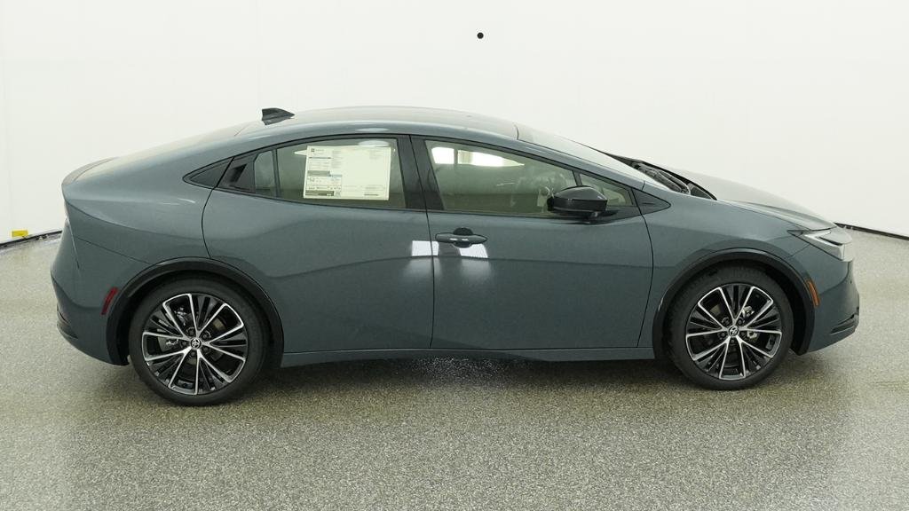 New 2026 Guardian Gray Toyota XLE image 5