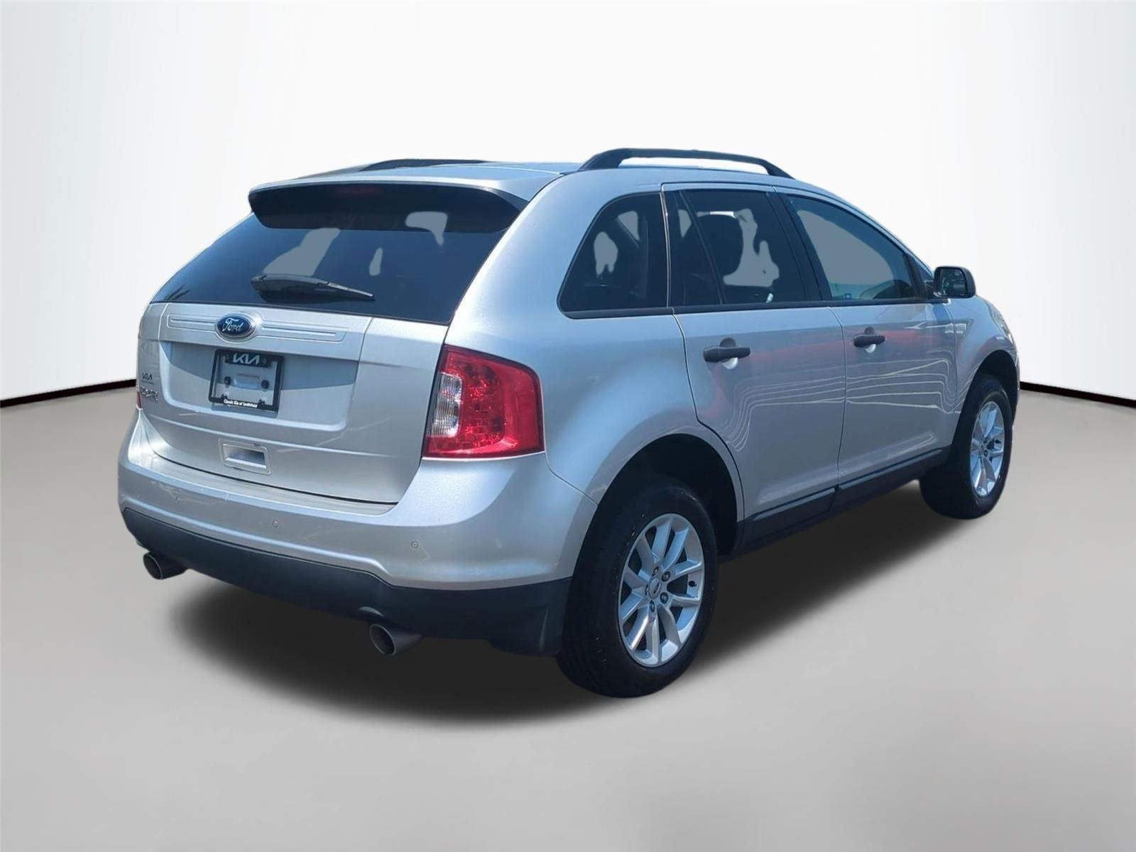 Used 2013 Ingot Silver Metallic Ford SE image 15