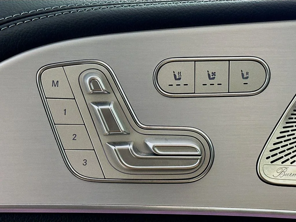 Used 2025  Mercedes-Benz GLS 450 image 21