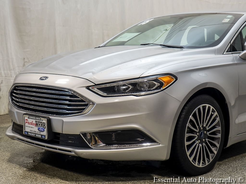 Used 2018 Ingot Silver Ford SE image 3