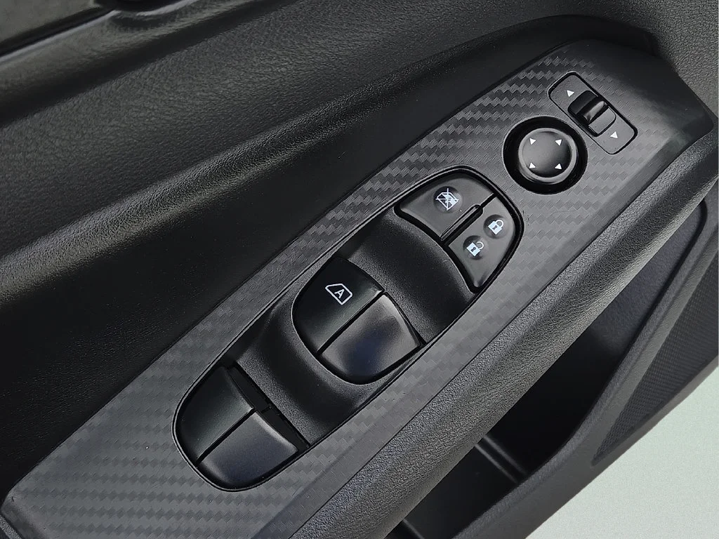Used 2025  Nissan SV image 14