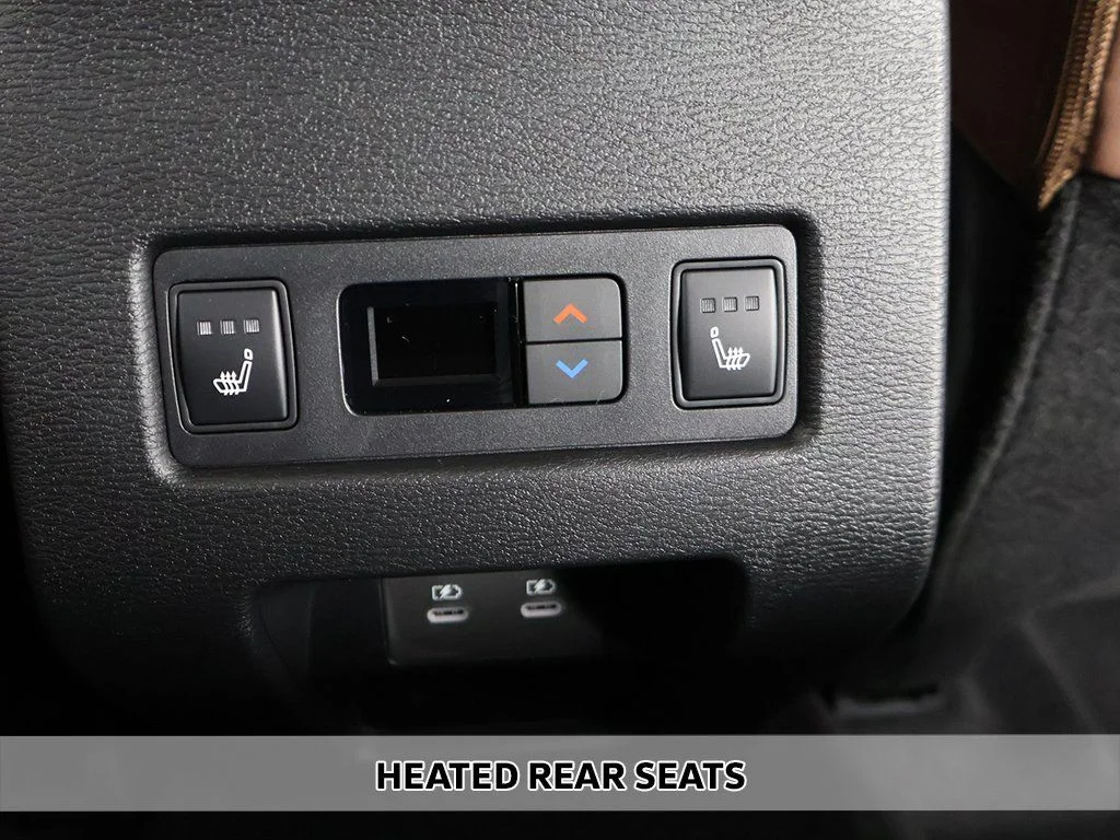 2025 Mitsubishi Outlander SEL - Photo 10