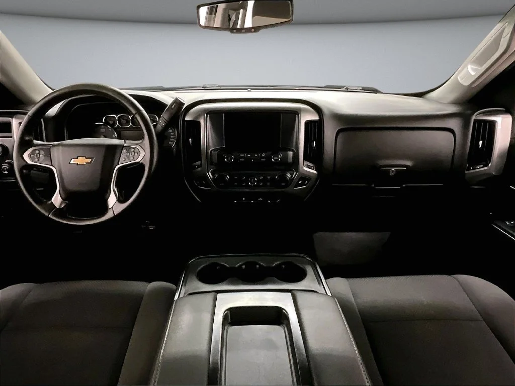 Used 2018 Gray Chevrolet LT image 8