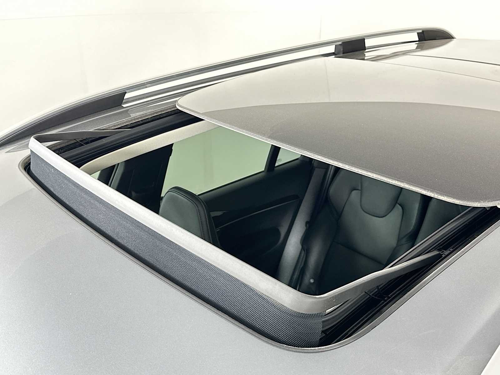 Certified Used 2019 Osmium Grey Metallic Volvo Momentum image 20