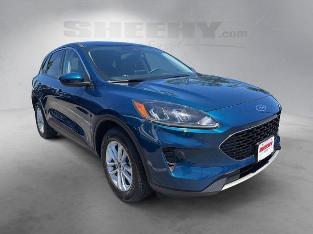 Used 2020 Green Ford SE image 2