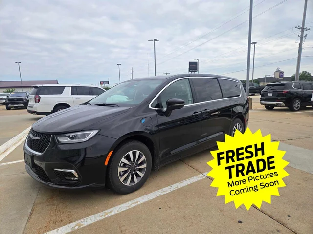 2022 Chrysler Pacifica Hybrid Touring L