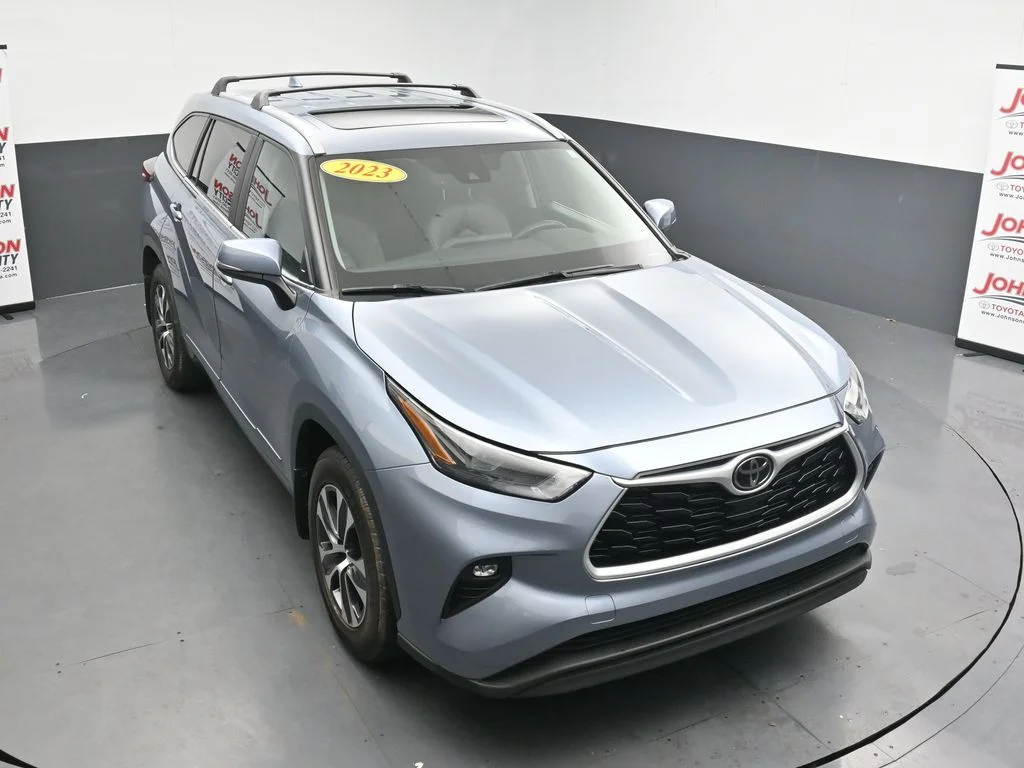 Used 2023  Toyota XLE image 28