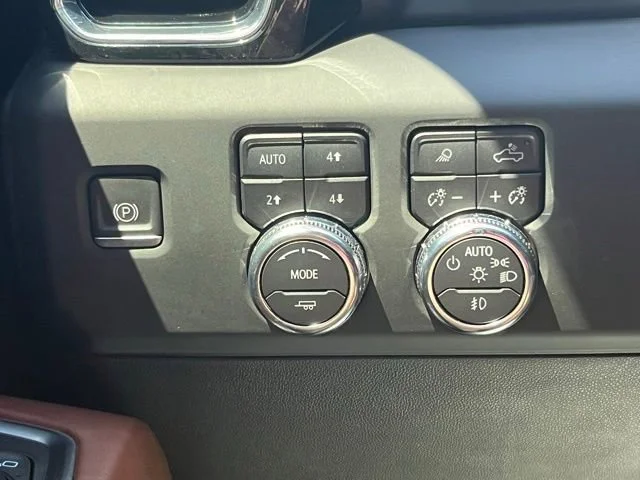 Used 2023 Sterling Metallic GMC Denali Ultimate image 40