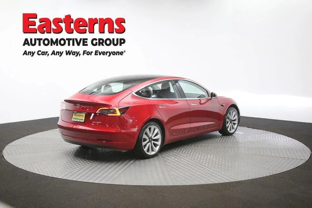 Used 2018 Red Tesla Long Range image 37