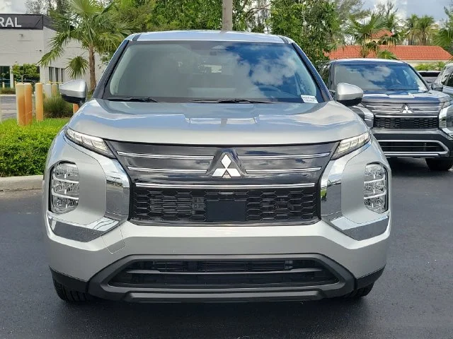 Used 2026 Silver Mitsubishi ES image 2