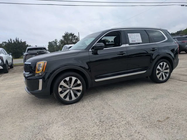 Used 2022 Black Kia EX image 8